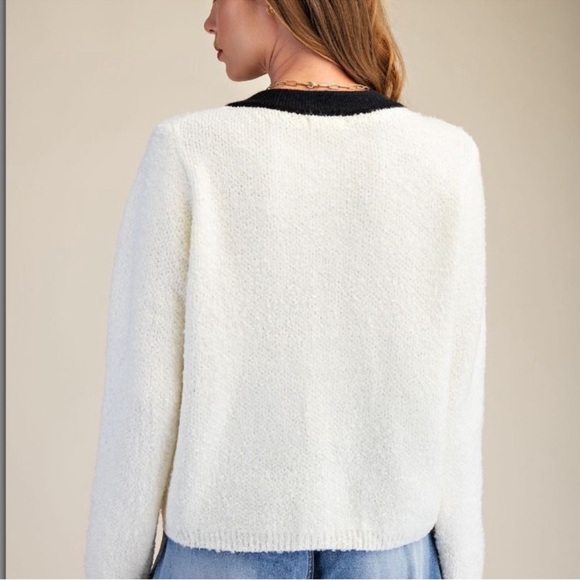 NEW! Women's White and Black Cardigan Sweater - Picture 4 of 5